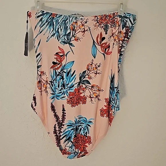 Tommy Hilfiger One-piece Floral Swimsuit - Picture 5 of 16